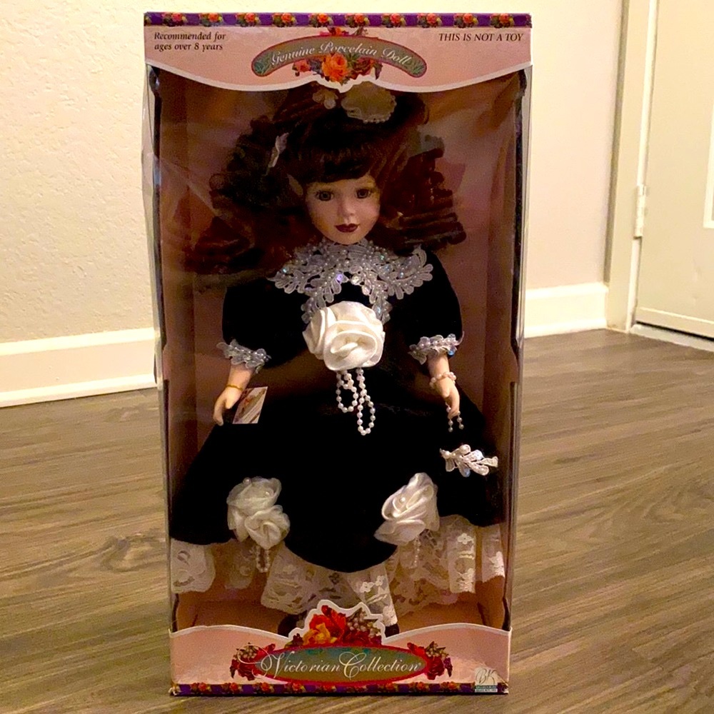 Brass Key Collectibles-Genuine Porcelain Doll-Victorian Collection 1998